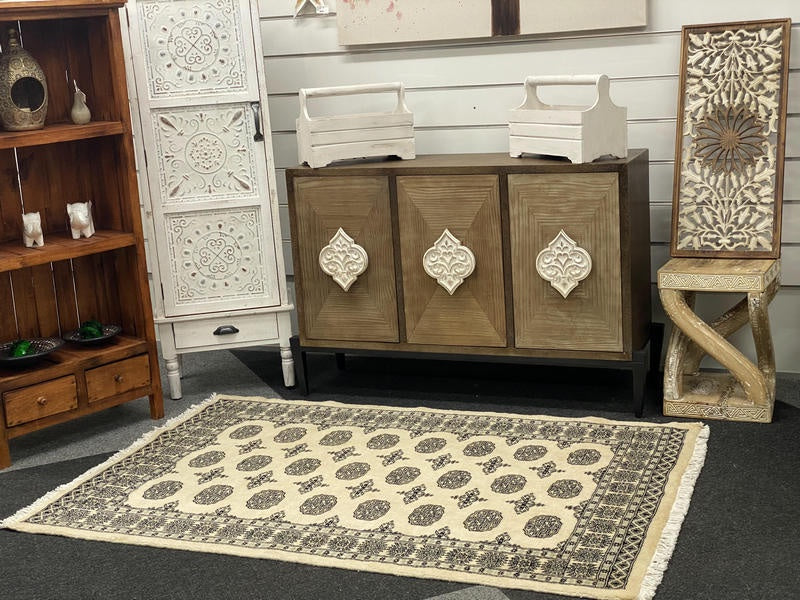 Bokhara Rug 180 x 122 cm
