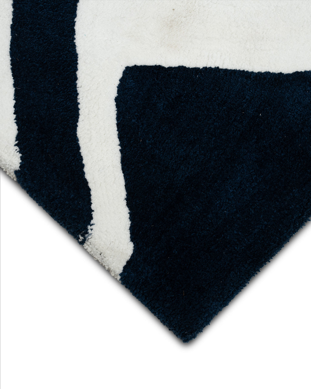 Amara Rug Lineal Ink Blue And White