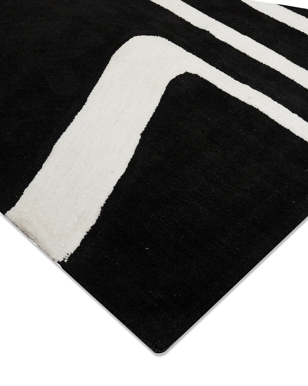 Amara Rug Lineal Black And White