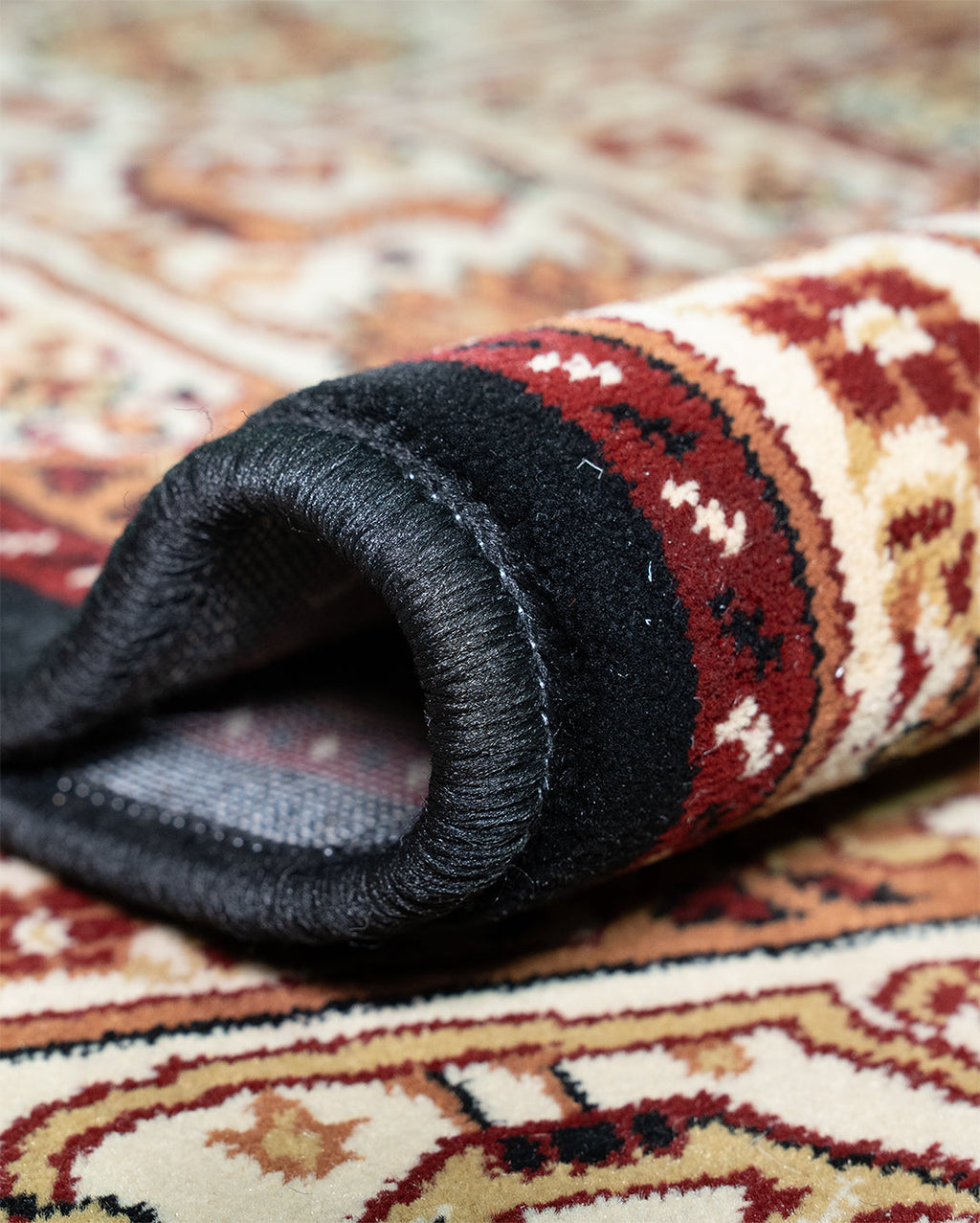 Kohinoor Roslyn Black Rug