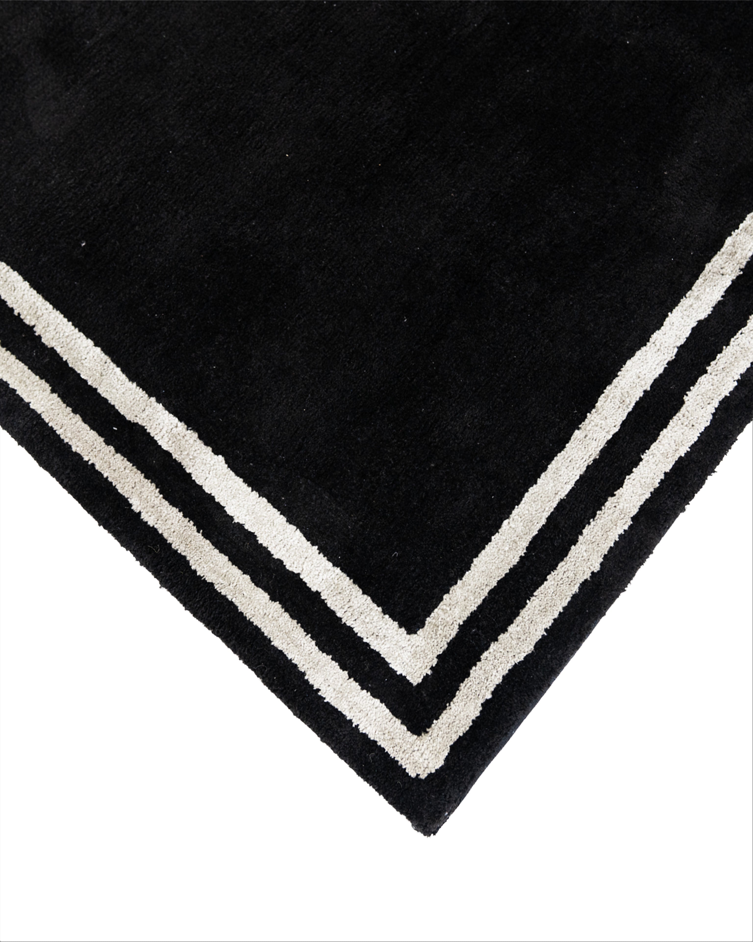Amara Rug Dual Bound Black And Silver