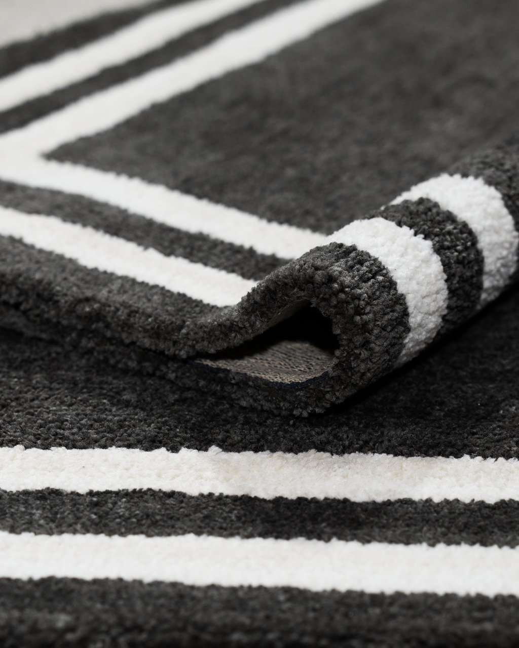 Amara Rug Dual Bound Grey And White