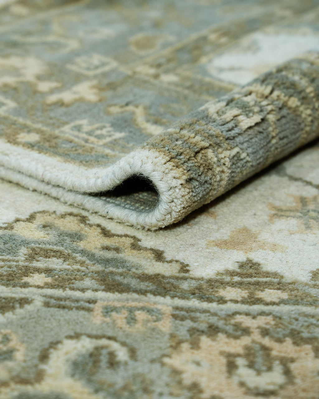 Oushak Rug 124 x 180 cm