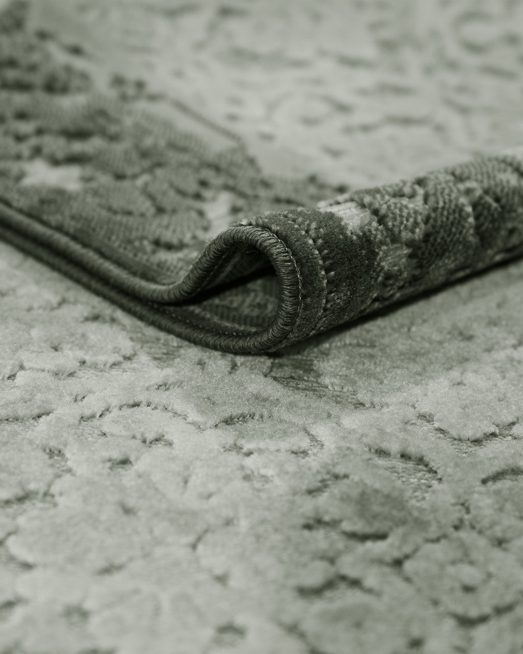 Alicia Rug Ellinas Grey And Silver