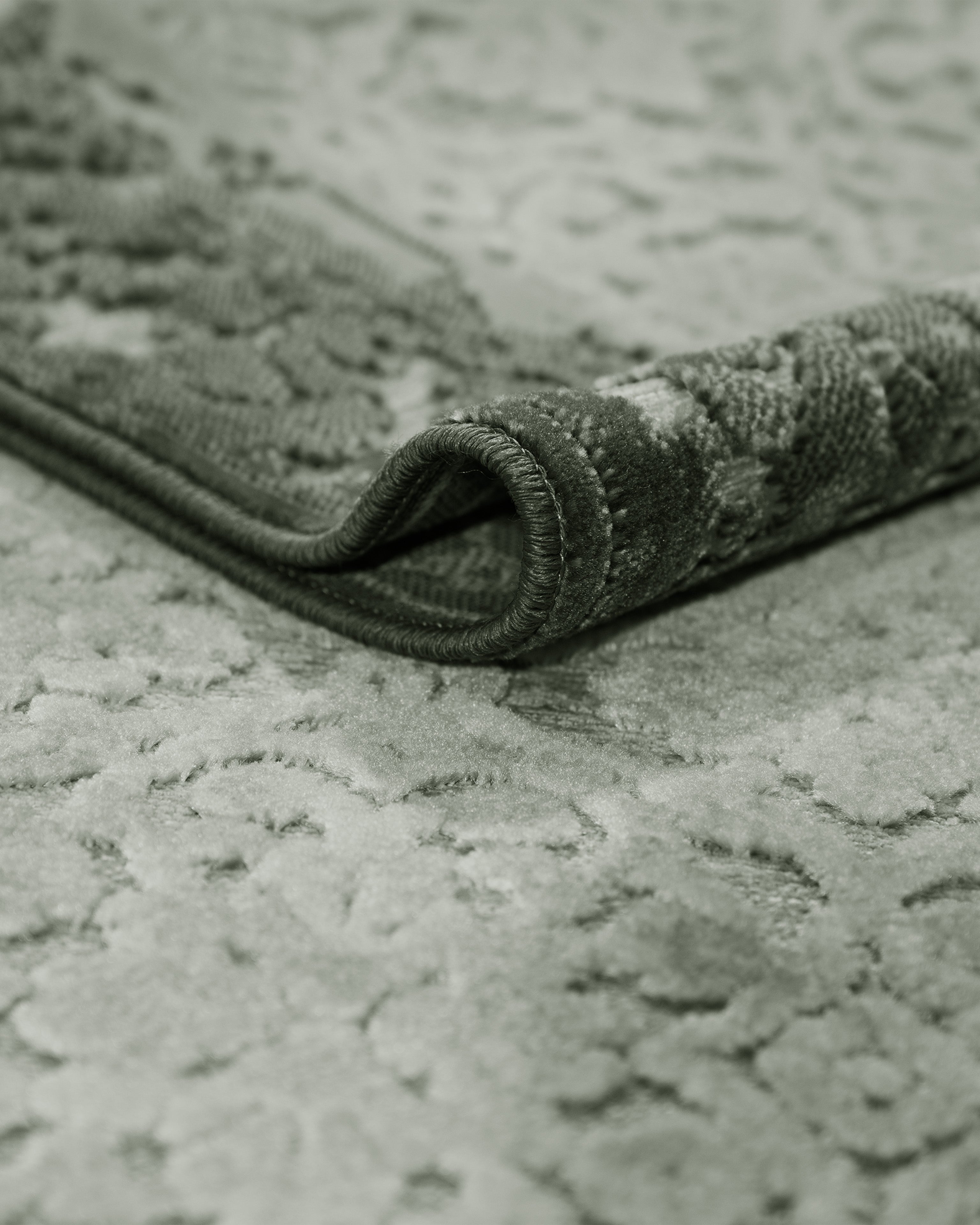 Alicia Rug Ellinas Grey And Silver
