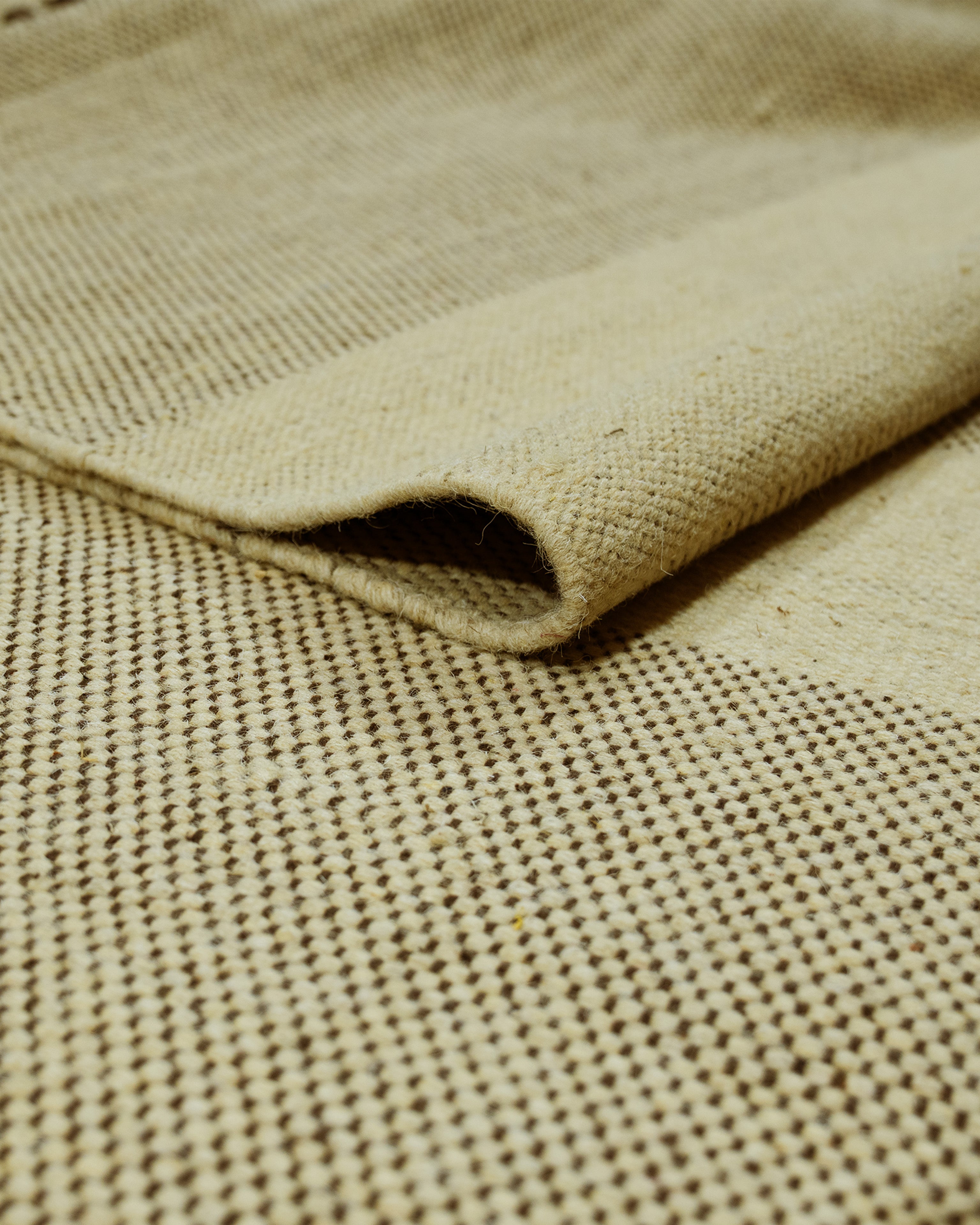 Dakha Wool Handwoven Cola Rug