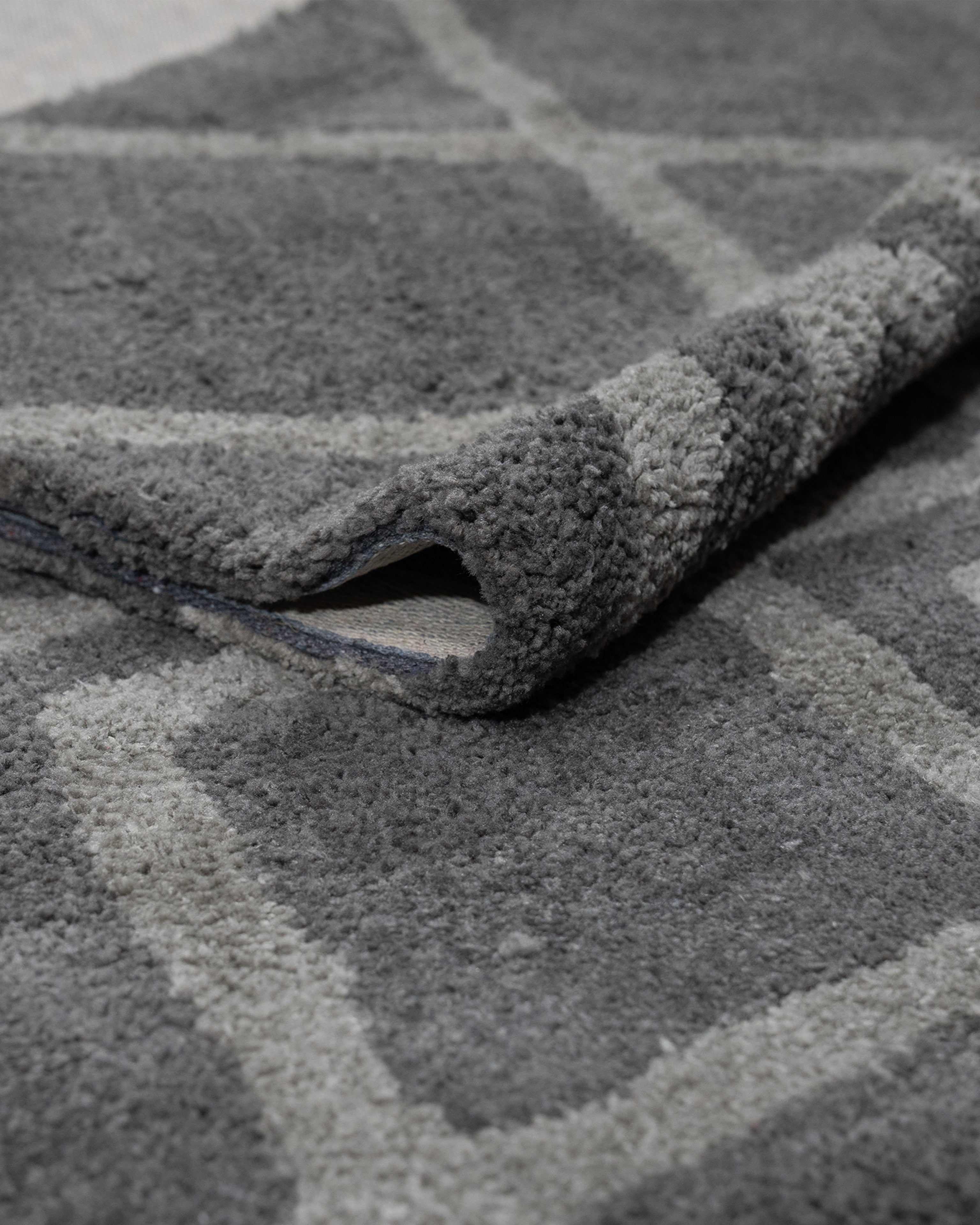 Amara Rug Quad Grey And Silver