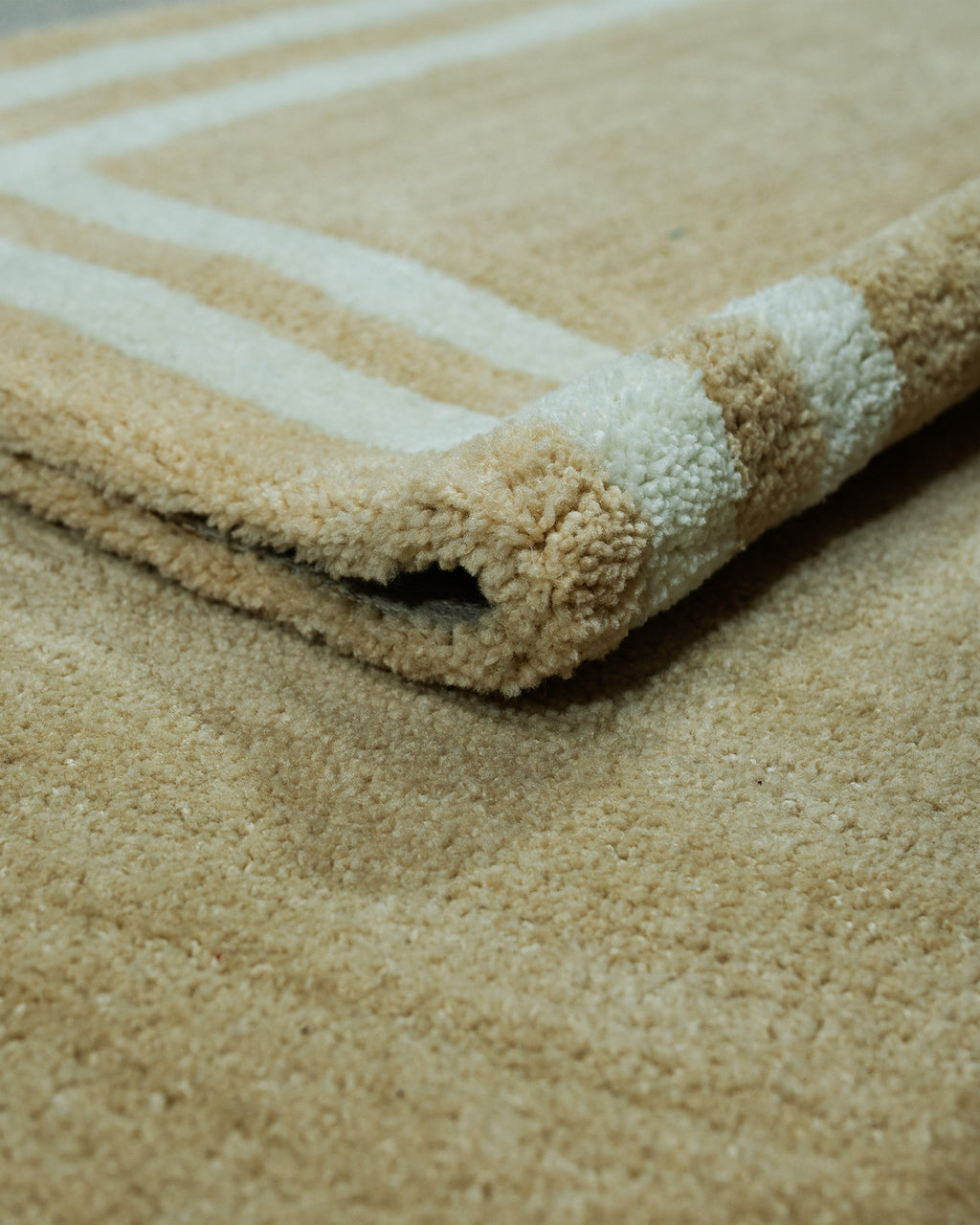 Amara Rug Dual Bound Beige And Ivory