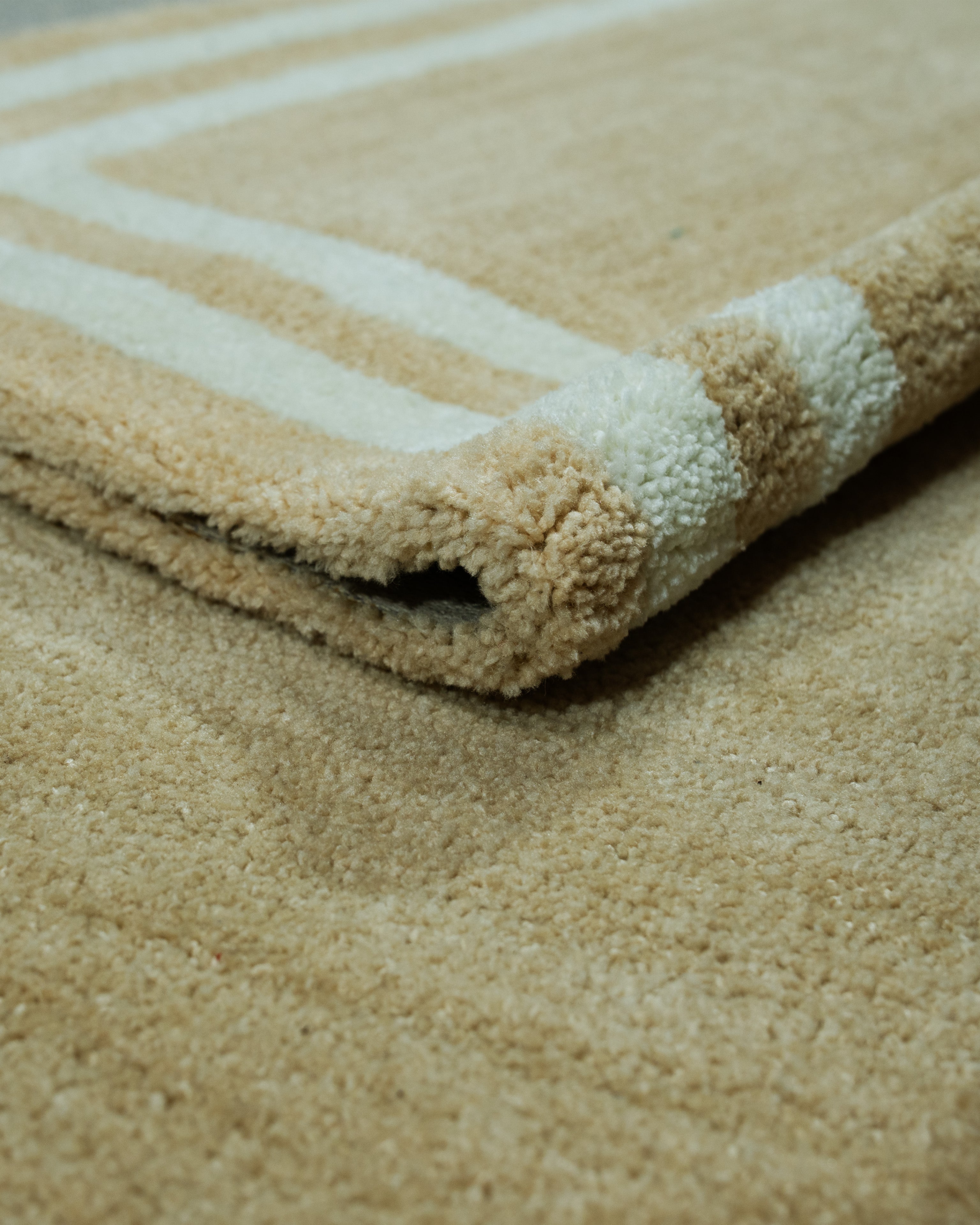 Amara Rug Dual Bound Beige And Ivory