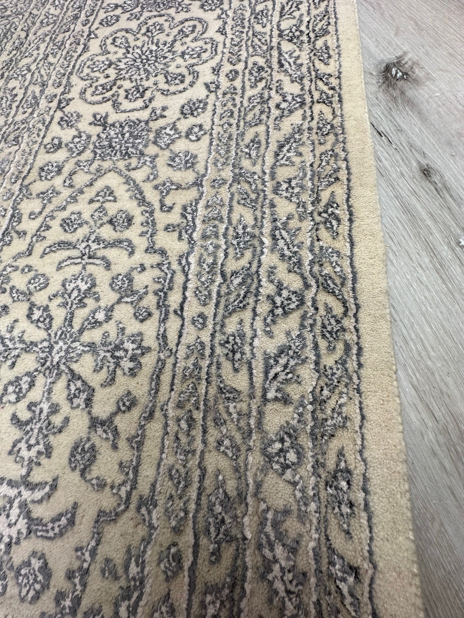 Menakhani Barjasta Rug 300 x 424 cm