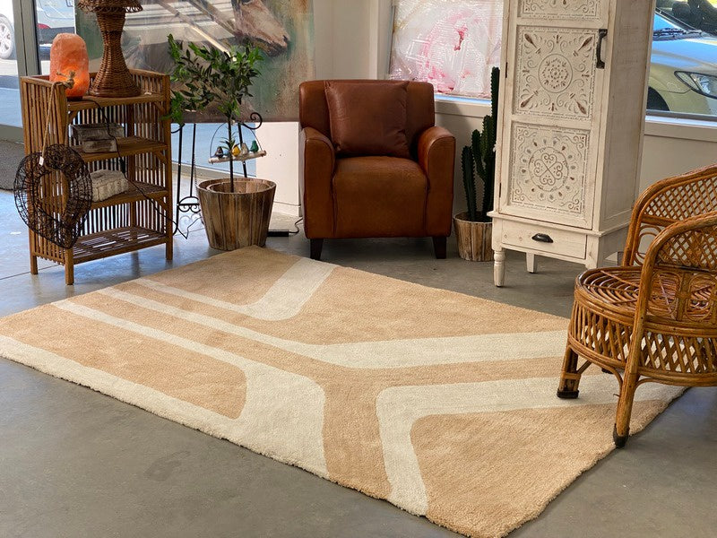 Amara Rug Lineal Beige And Ivory