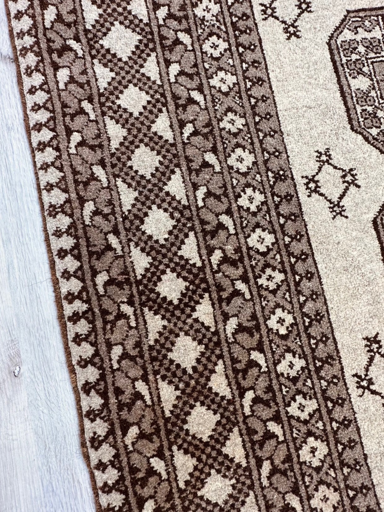 Akcha Rug 251 x 164 cm